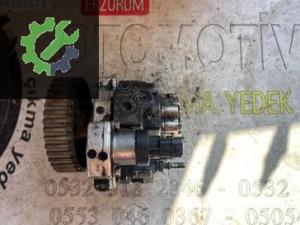 8200108225-8200456693-8200659759 TRAFIC 1.9 DCI mazot pompası