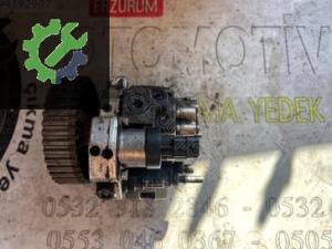 8200108225-8200456693-8200659759 VİVARO 1.9 DCI mazot pompası