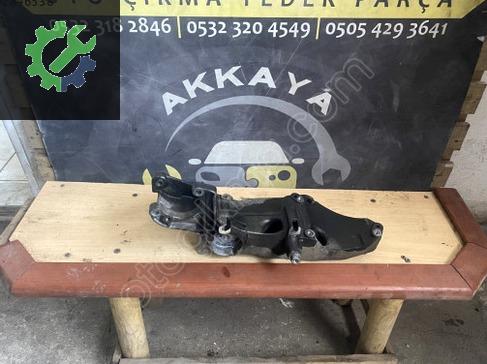 Volvo S40 Motor Braketi 8200115762 çıkma parça
