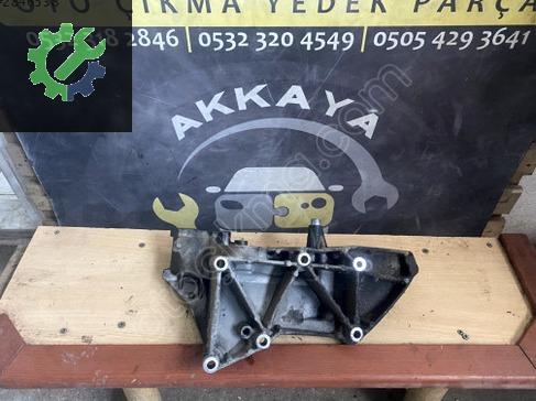 Volvo S40 Motor Braketi 8200115762 çıkma parça