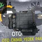 8200321643 Laguna 2 Akü Kabı Orjinal Çıkma