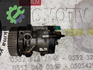 8200423059-A R9042A041A SCENİC LAGUNA 1.5 DCI mazot pompası