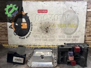8200444583/X742N1 RENAULT LAGUNA 2 Çıkma Orijinal BEYİN SETİ