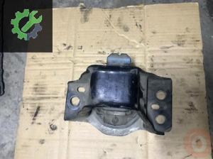 8200592642 Megane 2 1.5 DCI Sağ üst Motor Takozu