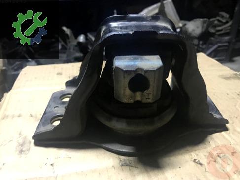 Renault Megane Motor Takozu 8200438263 çıkma parça