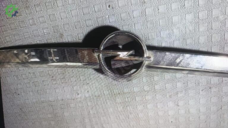 Opel Corsa Panjur Arması çıkma parça