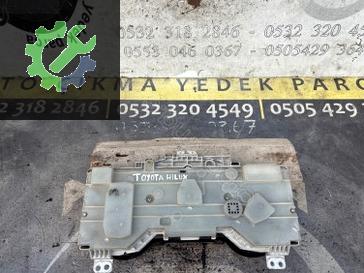 Toyota Hilux Gösterge Paneli 83800 çıkma parça