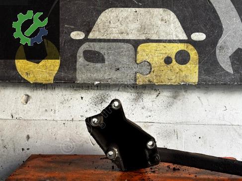 Seat Leon Motor Bağlantı Braketi 8D0199307L çıkma parça