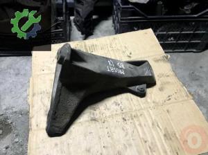 8D0199308L Passat 1.8T Sağ Motor Kulağı Orijinal Çıkma