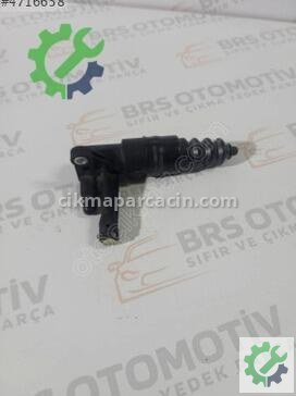 Audi A4 Debriyaj Üst Merkezi 8E0721257B çıkma parça