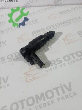 Audi A4 Debriyaj Üst Merkezi 8E0721257B çıkma parça