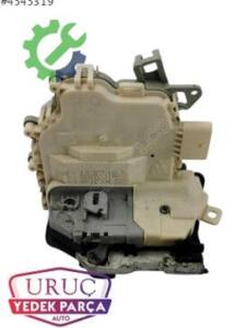Audi A4 Çıkma Kapı Kilidi 8J1837016C