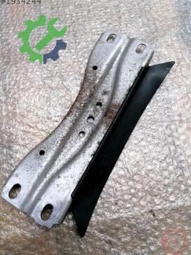 Volkswagen Passat Motor Braketi 8K0803183 çıkma parça