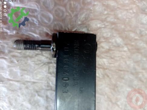 Audi A4 Radyatör Traversi 8K0805528A çıkma parça