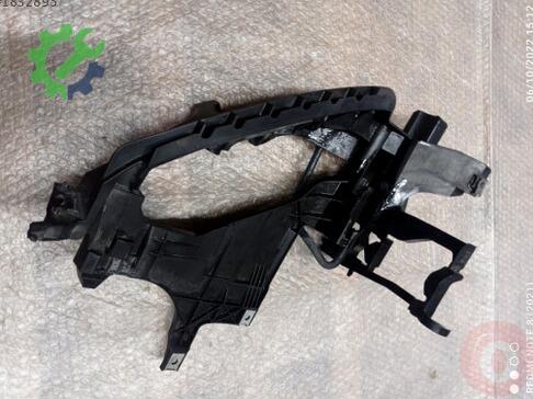 Audi A4 Far Braketi 8K0805607B çıkma parça