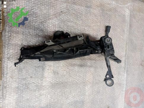 Audi A4 Far Braketi 8K0805608B çıkma parça