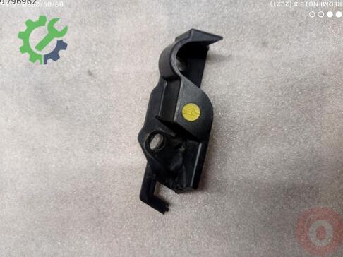 Audi A4 Tampon Braketi 8K0807283E çıkma parça
