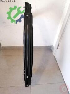 Çıkma Audi A5 Tampon Demiri 8T0807313