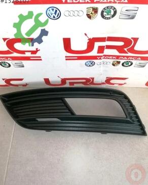 Audi A4 Sis Farı Çerçevesi 8K0807681K çıkma parça