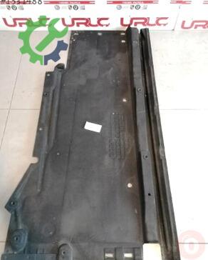 Audi A4 Karter Muhafaza 8K0825208H çıkma parça