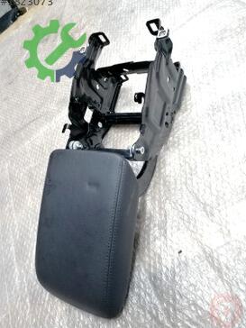 Audi A4 Orta Konsol 8K0864207A çıkma parça