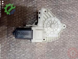 Audi A7 Orijinal Çıkma Cam Motoru 8K0959802B