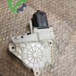 Çıkma Volkswagen Touareg Cam Motoru 8K0959811A