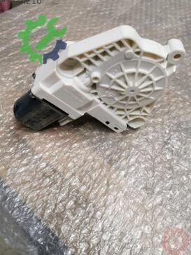 Volkswagen Touareg Cam Motoru 8K0959811A çıkma parça