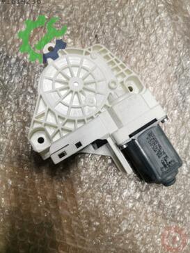 Volkswagen Touareg Cam Motoru 8K0959812A çıkma parça