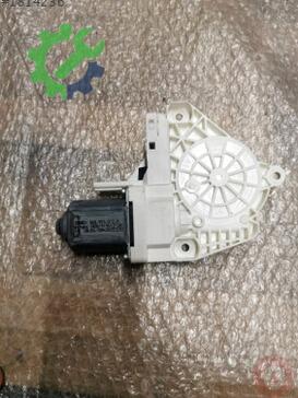 Volkswagen Touareg Cam Motoru 8K0959812A çıkma parça