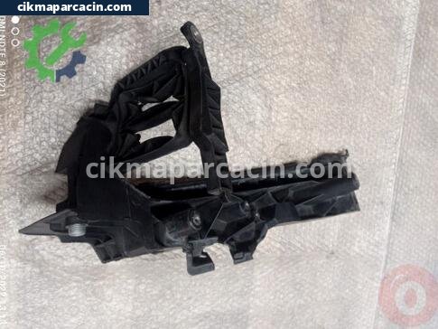Audi A4 Far çıkma parça