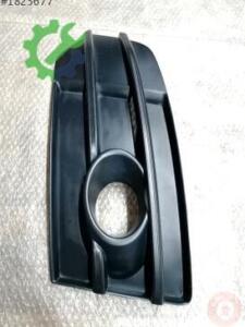Çıkma Audi Q5 Sis Farı Çerçevesi 8R0807681H
