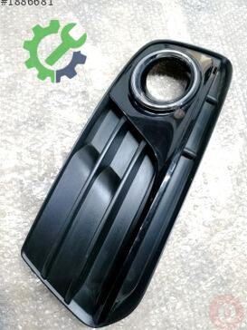 Audi Q5 Sis Farı Çerçevesi 8R0807681M çıkma parça