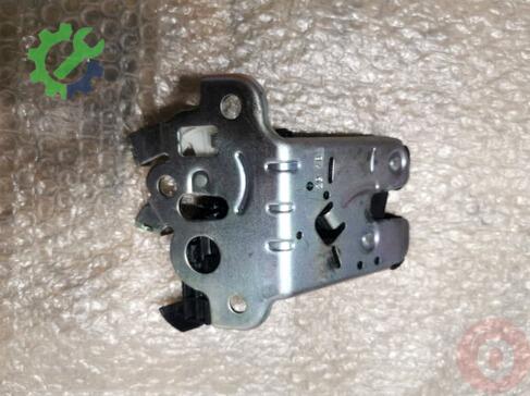 Skoda Fabia Bagaj 8R0827505A çıkma parça