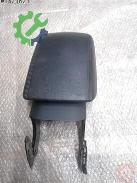 Audi Q5 Orta Konsol 8R0864207A çıkma parça