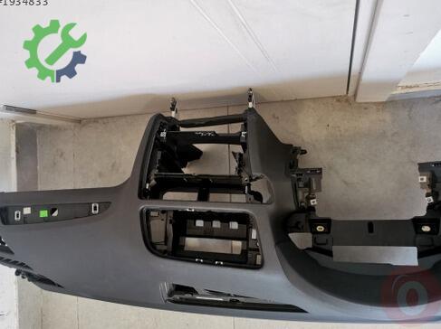 Audi Q5 Torpido 8R1857003G çıkma parça
