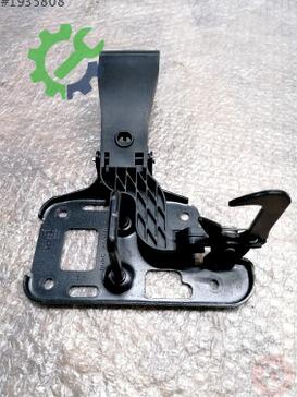 Audi A4 Kaput Kilidi 8T0823480 çıkma parça