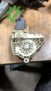 8T0959802B audi a5  sağ ön cam motoru
