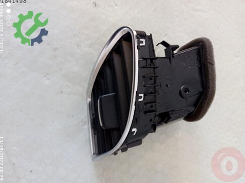 Audi A4 Havalandırma Izgaraları 8T1820902A çıkma parça