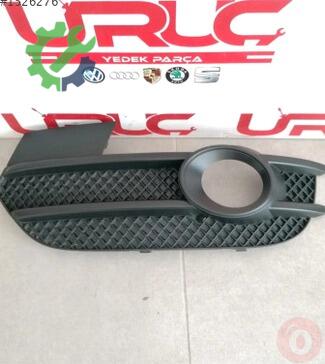 Audi Q3 Sis Farı Çerçevesi 8U0807681A çıkma parça