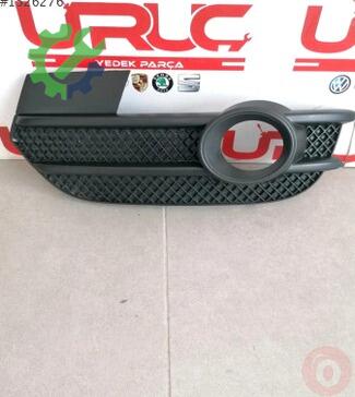 Audi Q3 Sis Farı Çerçevesi 8U0807681A çıkma parça