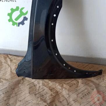 Audi Q3 Çamurluk 8U0821106 çıkma parça