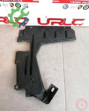 Audi Q3 Alt Muhafaza 8U0825216B çıkma parça