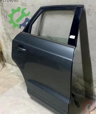 Audi Q3 Kapı 8U0833052B çıkma parça