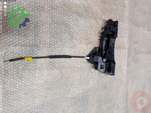 Audi Q3 Kapı Döşemesi 8U083788 çıkma parça