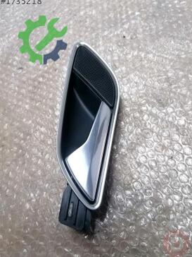 Audi Q3 Kapı Çıtası 8U0839019 çıkma parça