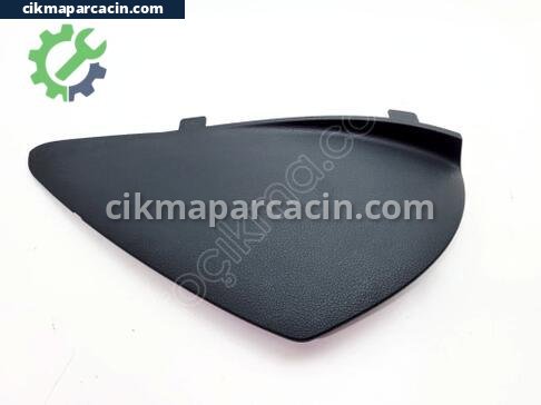 Audi Q3 Torpido çıkma parça