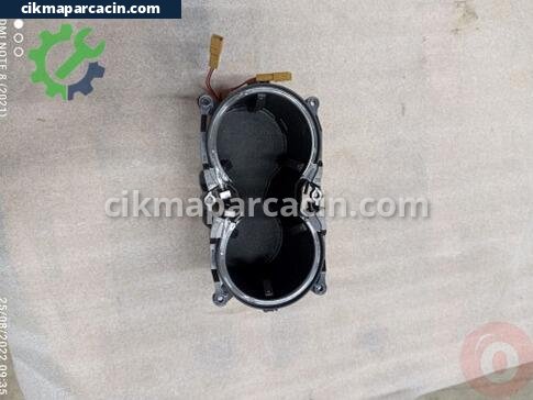 Audi Q3 Orta Konsol çıkma parça