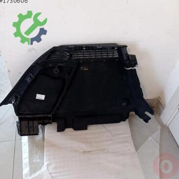 Audi Q3 Bagaj 8U0863880C çıkma parça