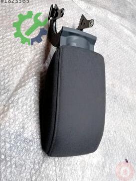Audi Q3 Orta Konsol 8U0864207F çıkma parça